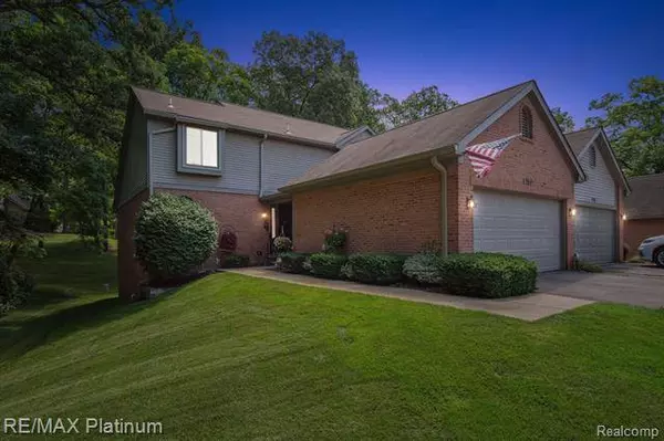 960 ROSEWOOD Court, Brighton, MI 48116