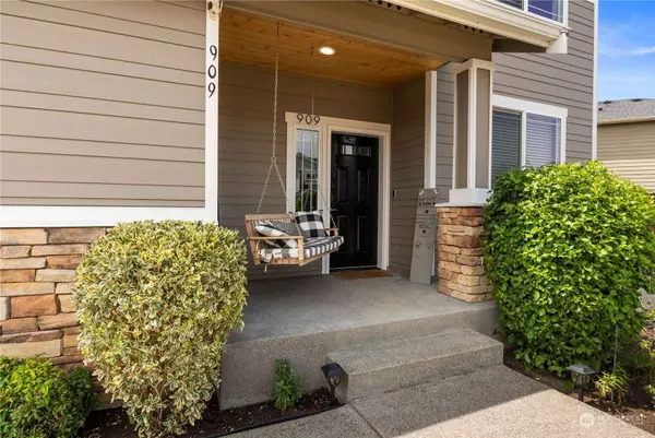 909 Boatman AVE NW, Orting, WA 98360