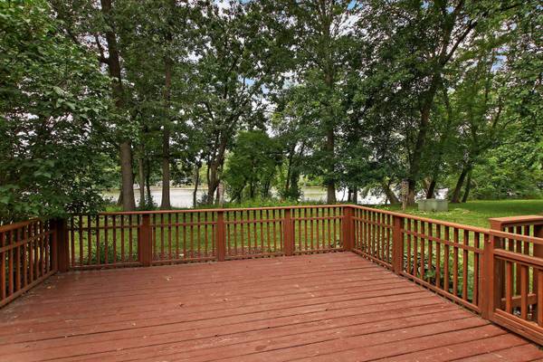 3510 Southport DR, Island Lake, IL 60042