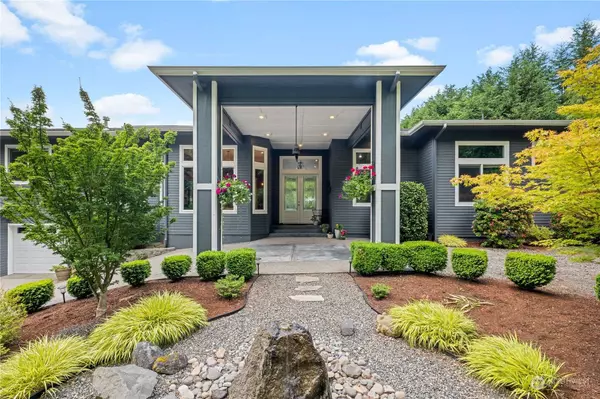 12615 Hallstrom DR NW, Gig Harbor, WA 98332