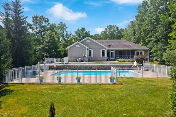 431 Crown Pointe Pkwy, Cuyahoga Falls, OH 44223