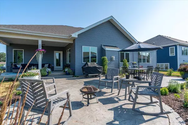 329 Kassander Way, Oregon, WI 53575