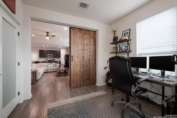 11215 POMONA PARK DR, San Antonio, TX 78249-4564