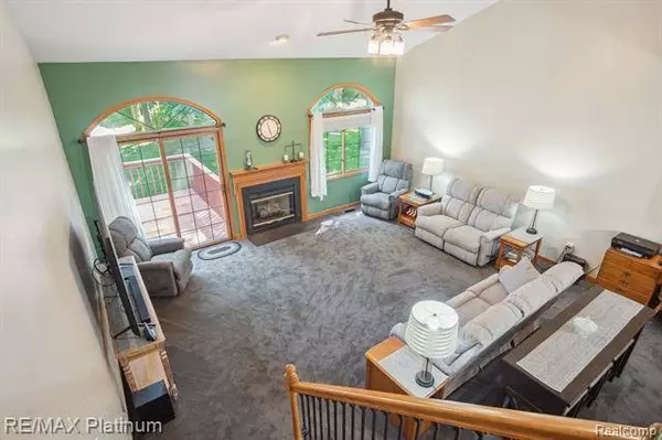 960 ROSEWOOD Court, Brighton, MI 48116