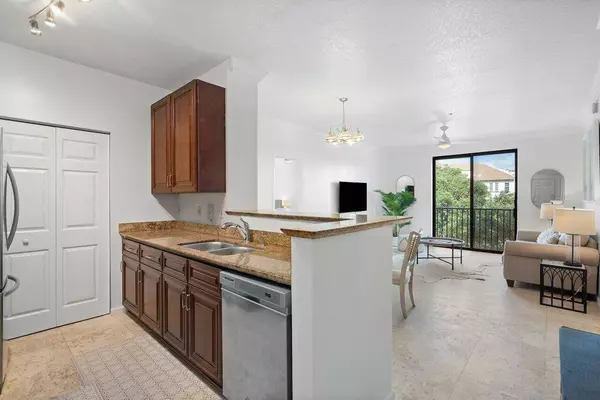 580 S Sapodilla AVE 302, West Palm Beach, FL 33401