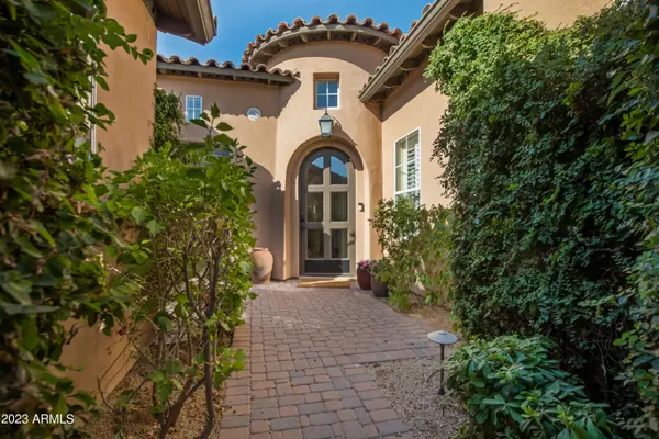 8882 E RUSTY SPUR Place, Scottsdale, AZ 85255