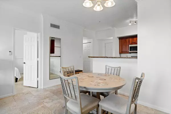 580 S Sapodilla AVE 302, West Palm Beach, FL 33401