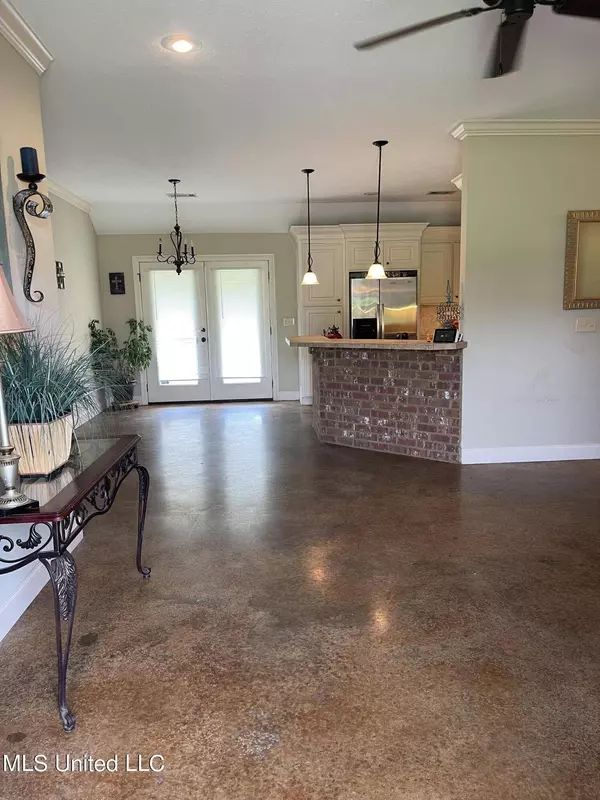 117 Belle Chasse Drive, Byram, MS 39272