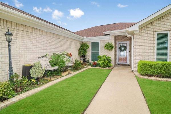 874 Havenbrook Drive, Arlington, TX 76001