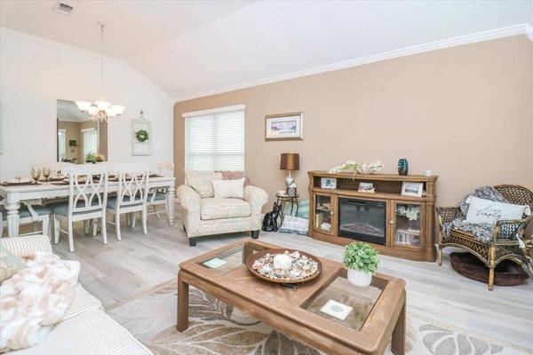 874 Havenbrook Drive, Arlington, TX 76001