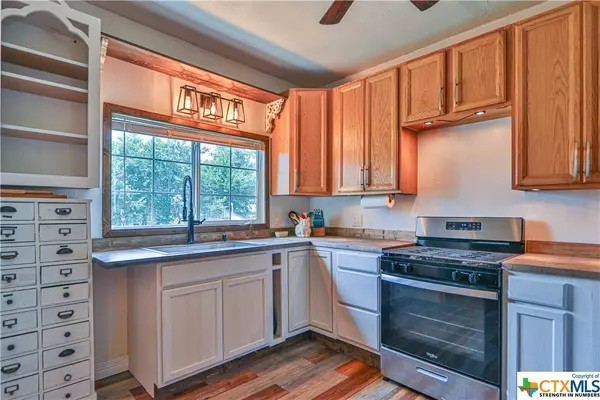 751 State Highway 320, Westphalia, TX 76656