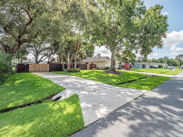 342 Tunison LN, Sebastian, FL 32958