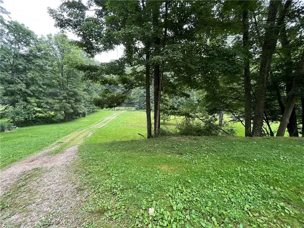 1240 Jollytown Road, New Freeport, PA 15352