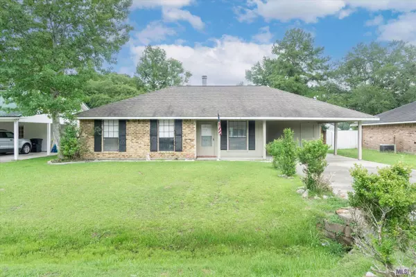 13930 OAK PLACE DR, Baton Rouge, LA 70818