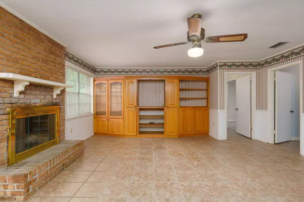 206 Poplar LOOP, Petal, MS 39465