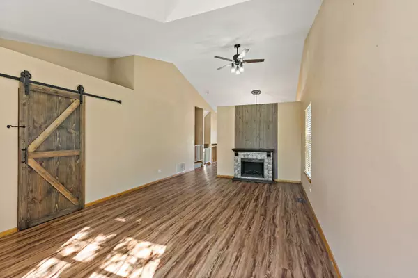 26253 S Locust PL, Monee, IL 60449