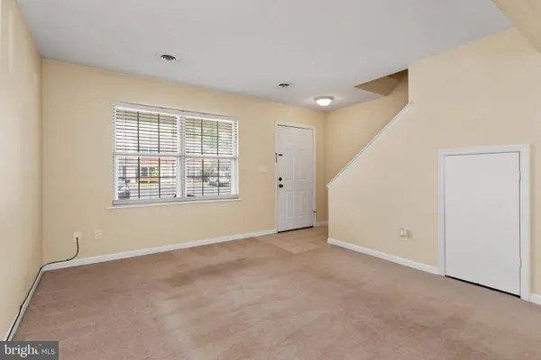 7 SOUTHPOINT DR, Mechanicsburg, PA 17055