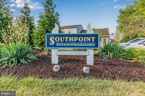 7 SOUTHPOINT DR, Mechanicsburg, PA 17055