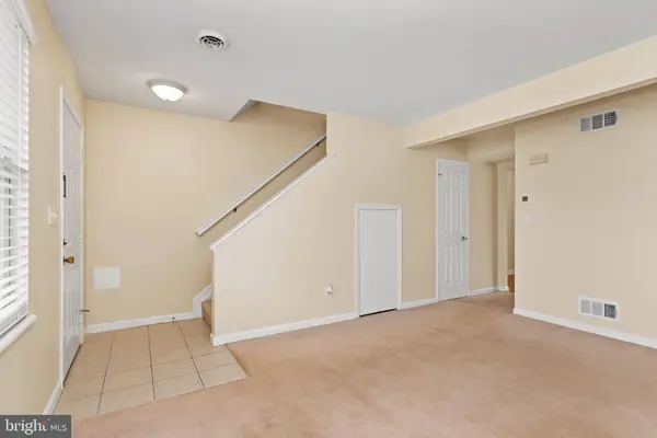 7 SOUTHPOINT DR, Mechanicsburg, PA 17055