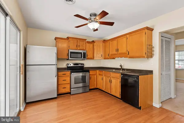 7 SOUTHPOINT DR, Mechanicsburg, PA 17055