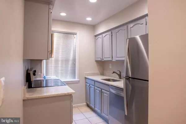 3812 V ST SE #101, Washington, DC 20020