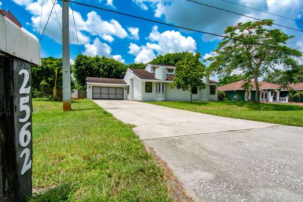 2562 SW Bayshore BLVD, Port Saint Lucie, FL 34984
