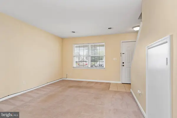 7 SOUTHPOINT DR, Mechanicsburg, PA 17055