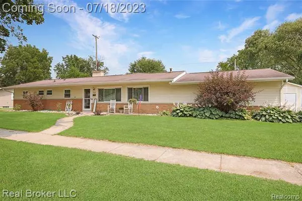 704 E CHELSEA Circle, Davison, MI 48423