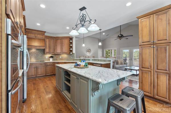 252 Greenbay RD, Mooresville, NC 28117