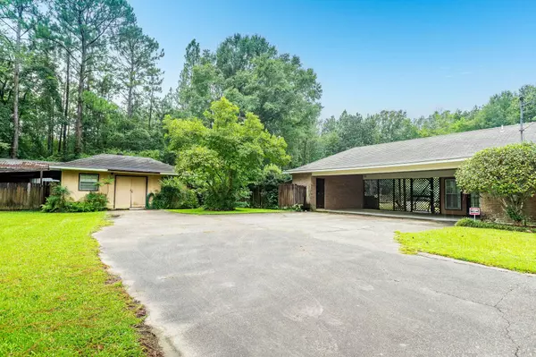 206 Poplar LOOP, Petal, MS 39465