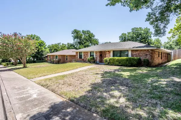 1608 Heather Glen Drive, Dallas, TX 75232