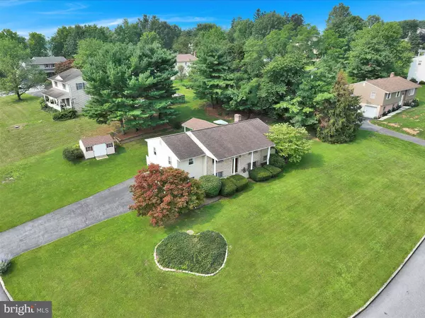 7355 AUDUBON DR, Harrisburg, PA 17111