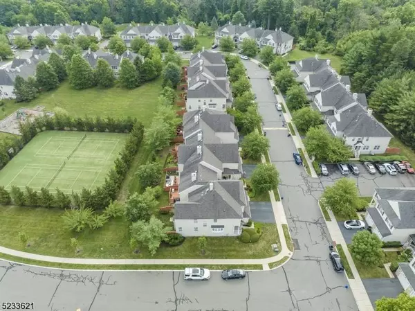 19 Scarlet Oak Dr, Montgomery Twp., NJ 08540