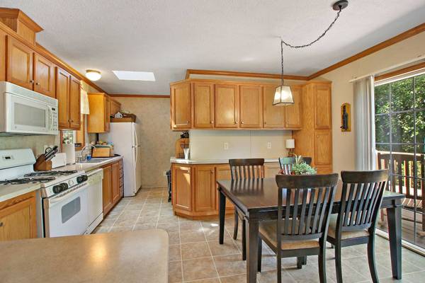 1009 BAY RD #25, Mchenry, IL 60051