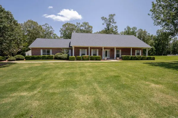 305 Terry Pond Cove, White Hall, AR 71602