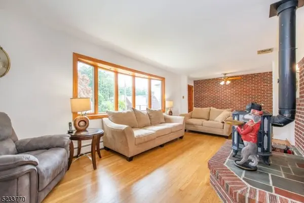 215 Notch Rd, Clifton City, NJ 07013