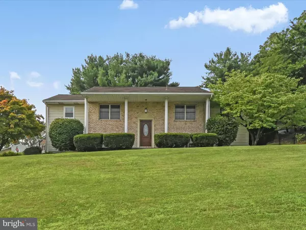 7355 AUDUBON DR, Harrisburg, PA 17111