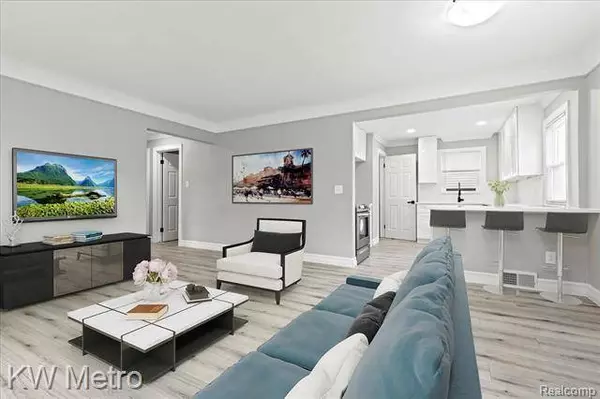 4416 ELMHURST Avenue, Royal Oak, MI 48073