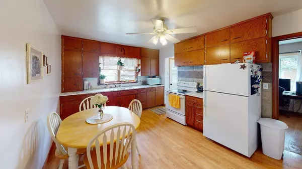 744 Elm ST NE, Hutchinson, MN 55350