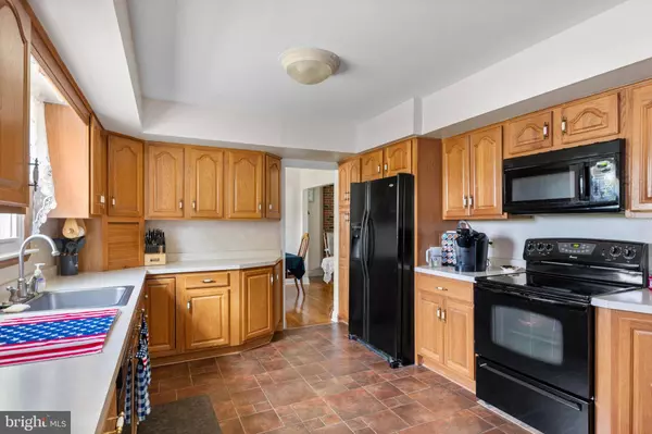 204 N MAIN ST, Mullica Hill, NJ 08062