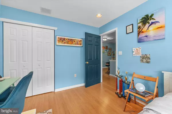 19 SCARLET OAK DR, Princeton, NJ 08540