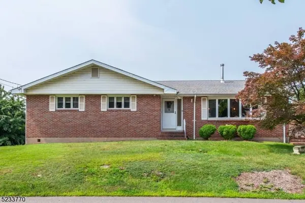 215 Notch Rd, Clifton City, NJ 07013