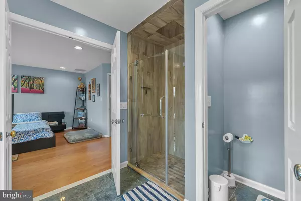 19 SCARLET OAK DR, Princeton, NJ 08540