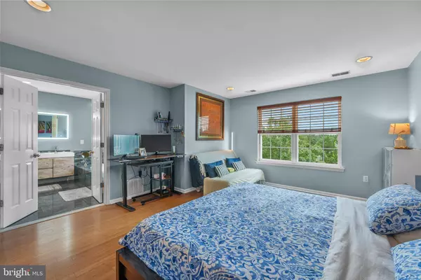 19 SCARLET OAK DR, Princeton, NJ 08540