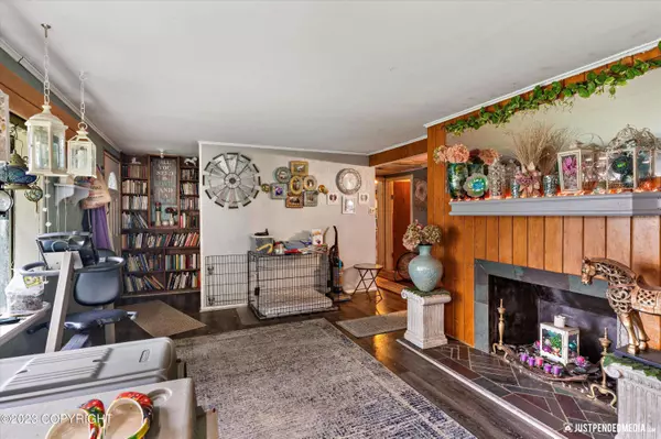 3309 Wyoming DR, Anchorage, AK 99517