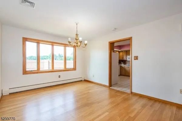 215 Notch Rd, Clifton City, NJ 07013