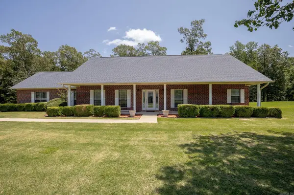 305 Terry Pond Cove, White Hall, AR 71602