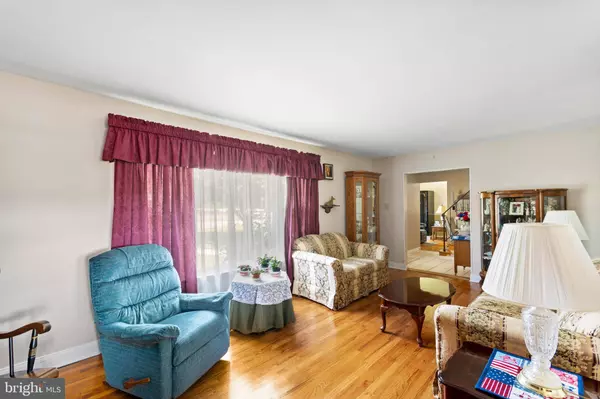 204 N MAIN ST, Mullica Hill, NJ 08062