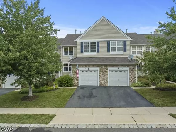 19 Scarlet Oak Dr, Montgomery Twp., NJ 08540