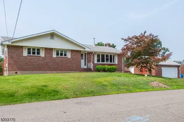 215 Notch Rd, Clifton City, NJ 07013